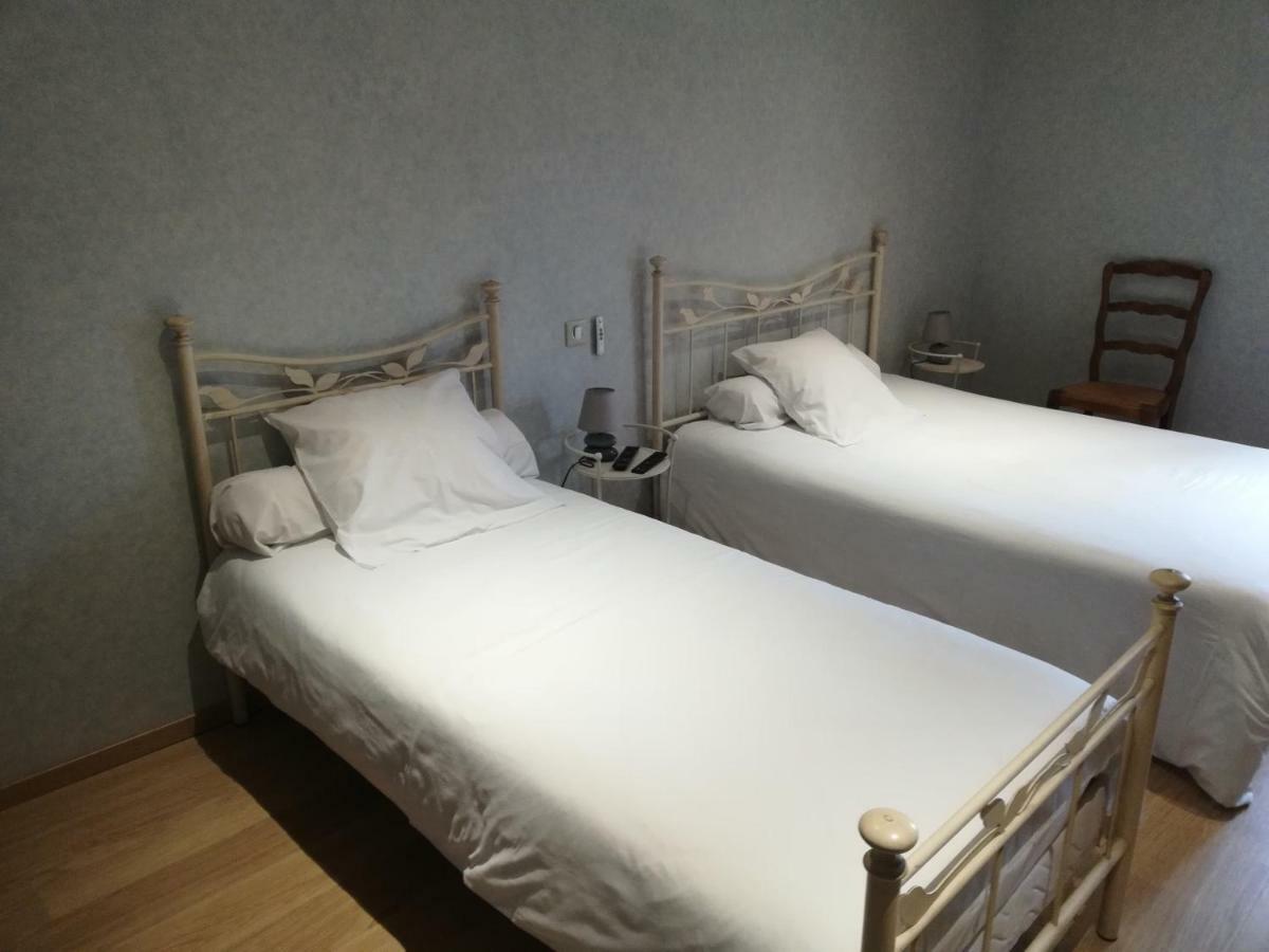 Hotel De La Poste Chez Cecile La Grande-Verriere  Екстер'єр фото